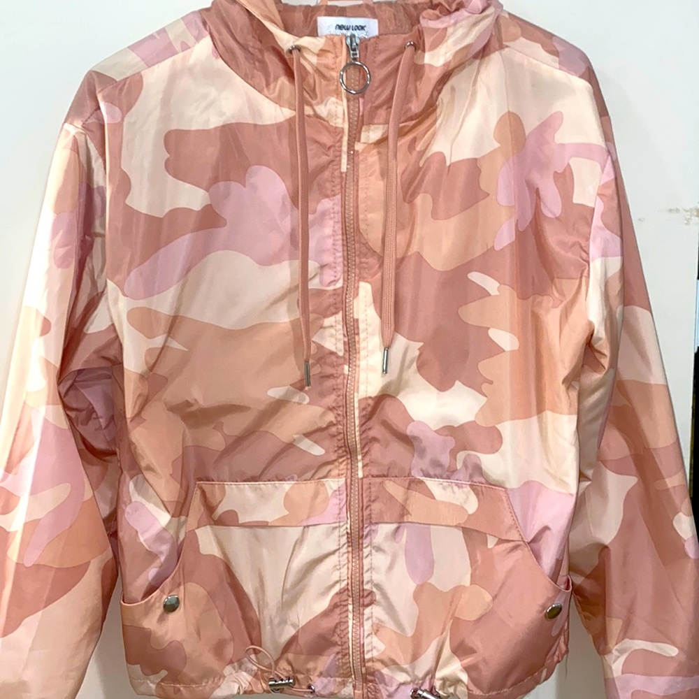 Pink camouflage windbreaker size Medium